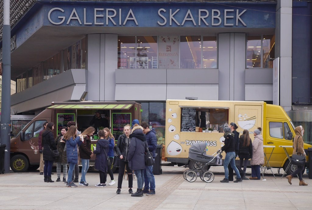 Dzień dobry Katowice. Dzisiaj rozpoczyna się ostatni w tym roku zlot food trucków