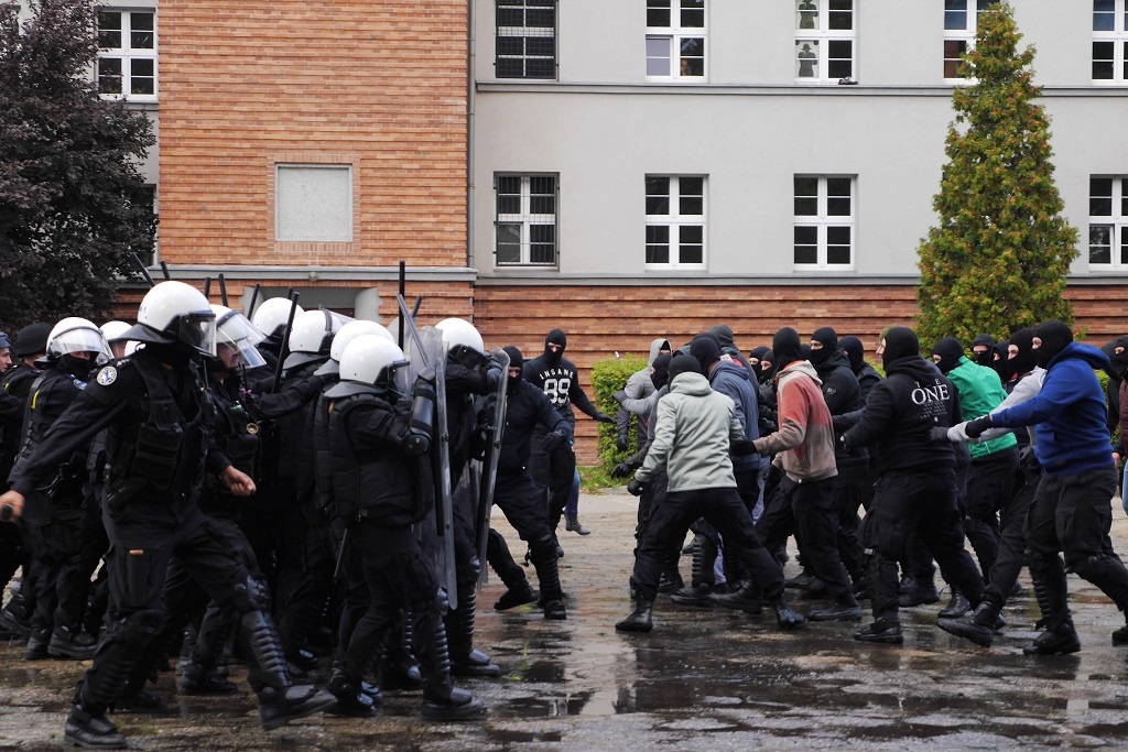 Policja ćwiczy przed szczytem klimatycznym