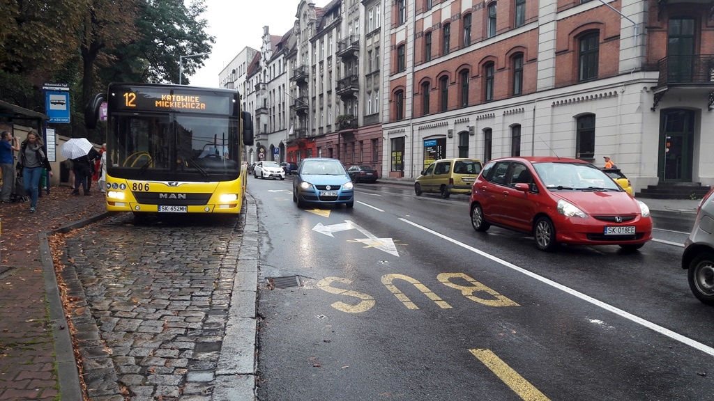 Dlaczego buspas na Mikołowskiej się nie sprawdził i co teraz z nim zrobić [KOMENTARZ]