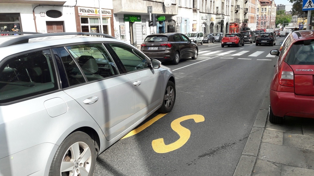 Buspas na ul. Mikołowskiej na razie nie działa. Jeżdżą nim wszyscy