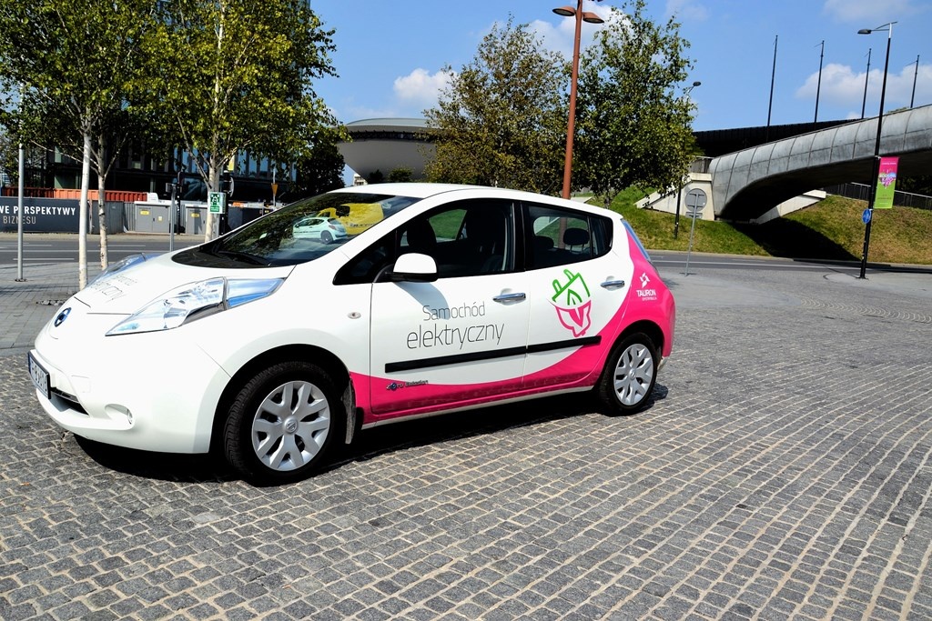 Ładowarki i samochody elektryczne Taurona w Katowicach. To pierwszy taki system w Polsce