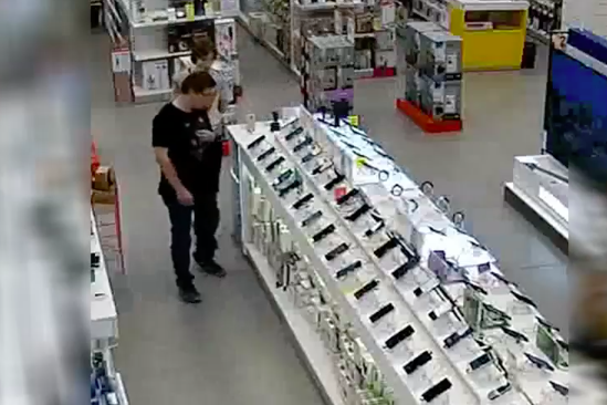 Ukradli telefon w Galerii Katowickiej. Policja publikuje nagranie z monitoringu [WIDEO]