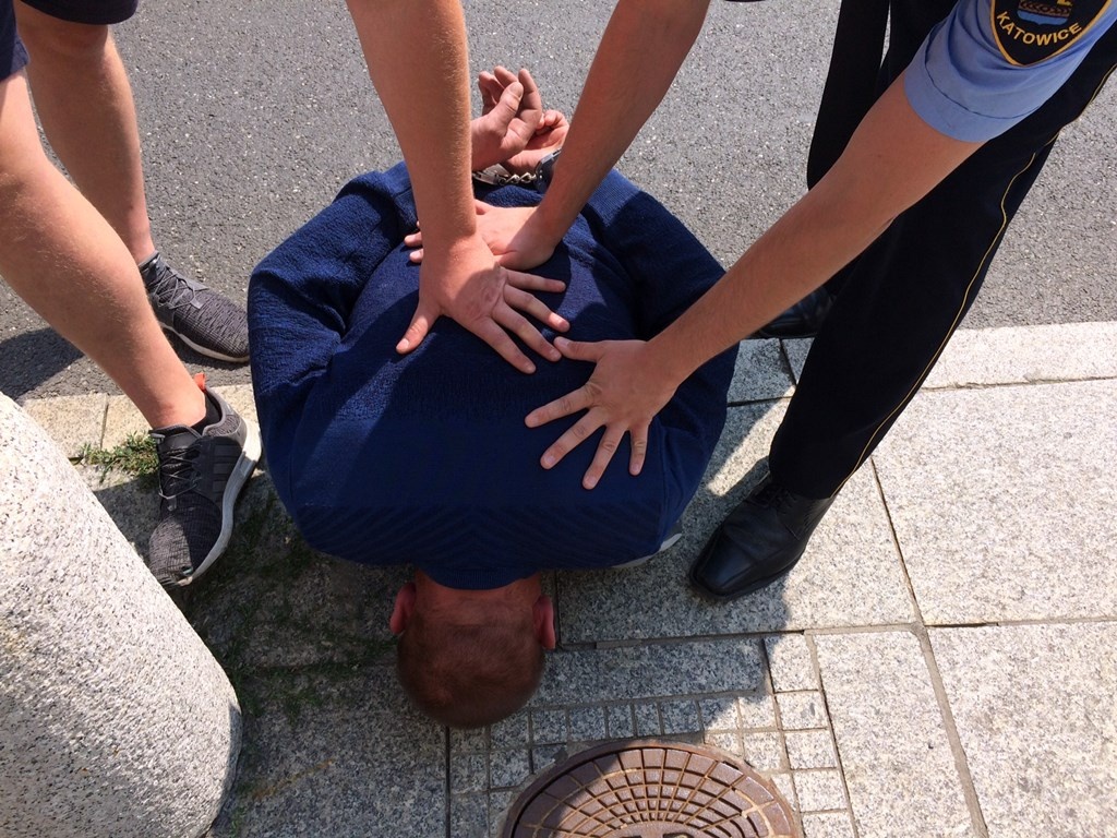 Strażnik miejski napadnięty w centrum Katowic ma pękniętą czaszkę