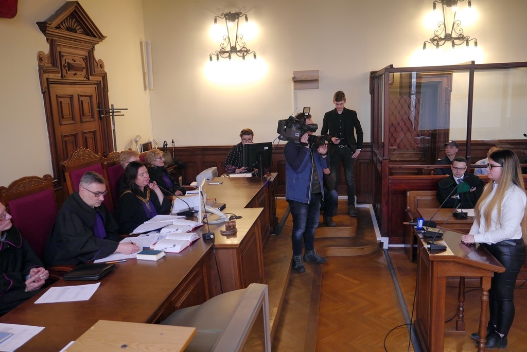 Dzień dobry Katowice. Dzisiaj może zapaść wyrok ws. dziewczyn pociętych rozbitą butelką