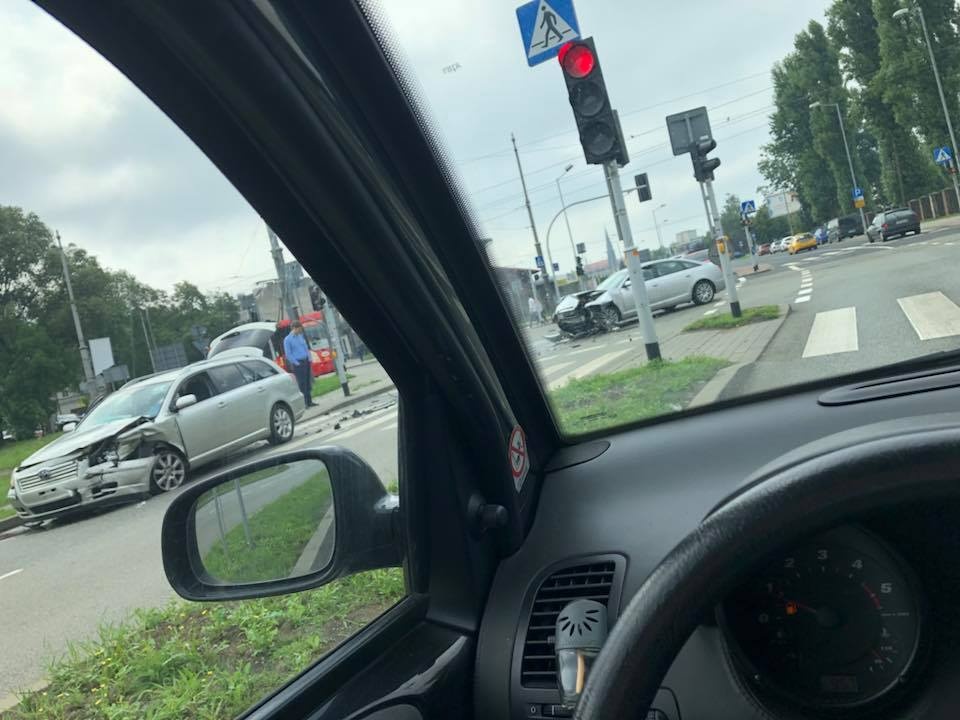 Kolizja w centrum Katowic. Są utrudnienia