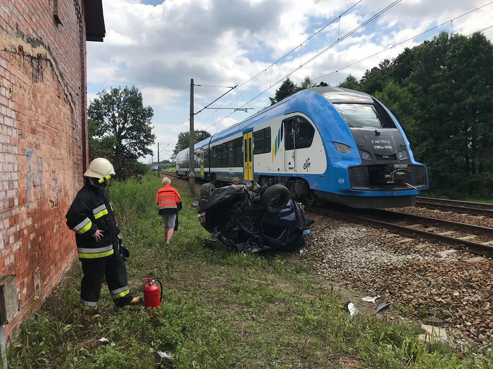 Zderzenie Pendolino z samochodem osobowym. Są utrudnienia w ruchu pociągów