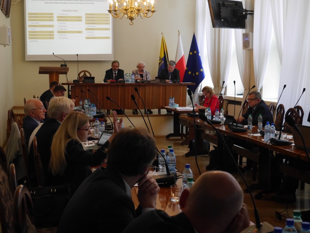 Zakaz handlu alkoholem w Katowicach został przegłosowany
