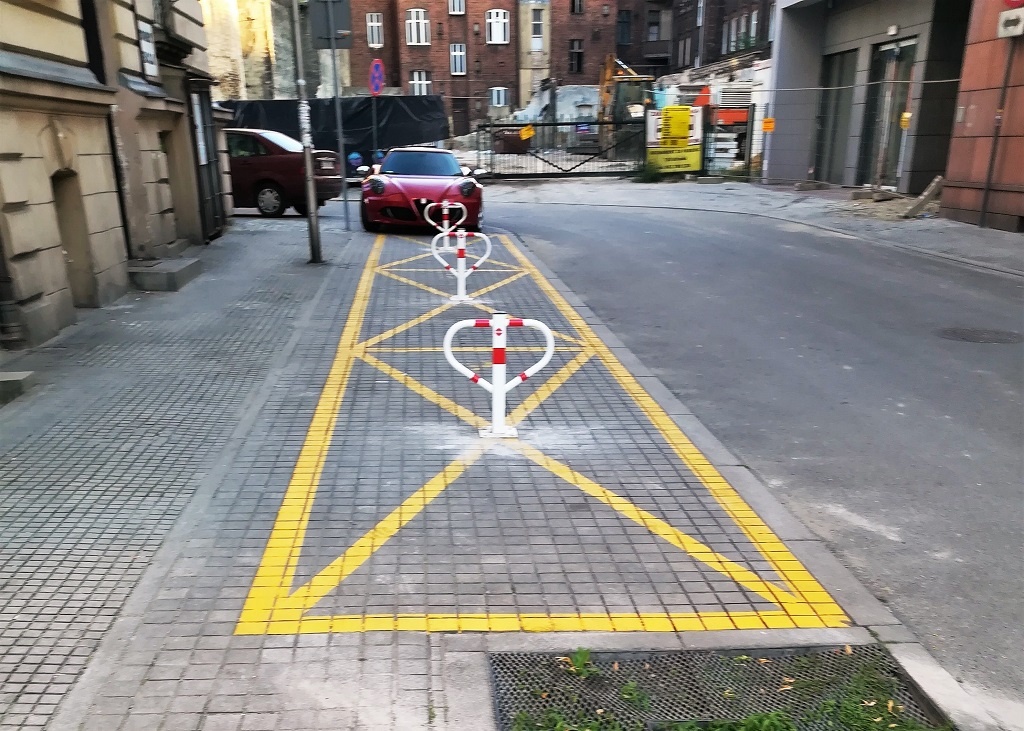 Firma nielegalnie blokuje 