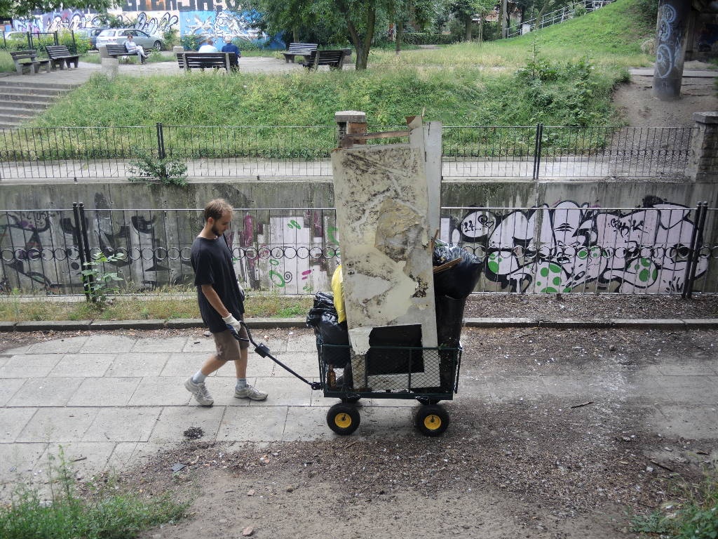 Mieszkańcy posprzątali Bulwary Rawy