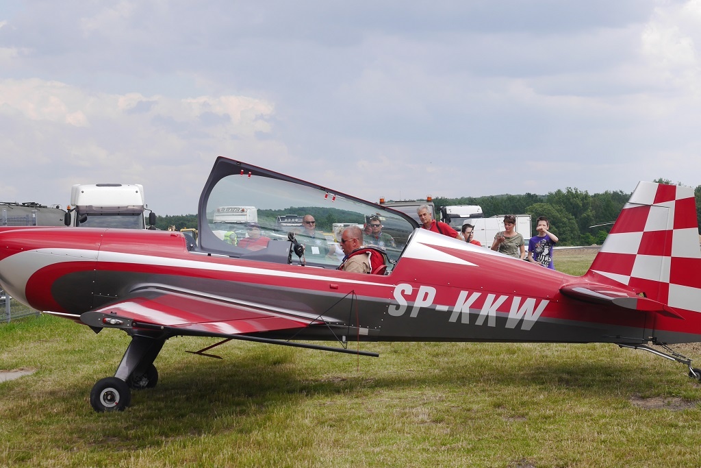 Rodzinny duet pilotów z Janowa lata nad Katowicami [WIDEO]