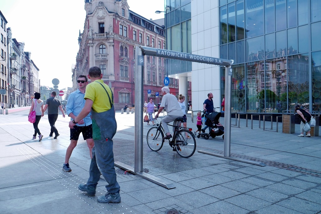 Na Rynku stanęła kurtyna wodna. Urządzenia będą też w innych miejscach