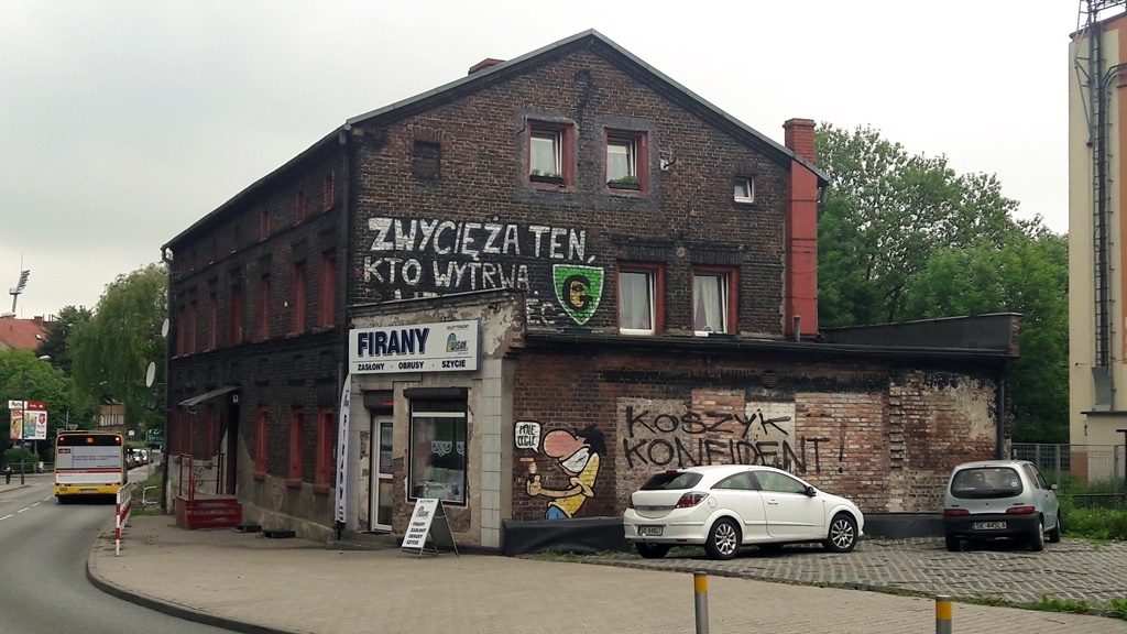 Dzień dobry Katowice. Kibole niszczą budynki w kilku dzielnicach