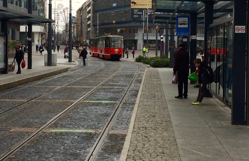 Policja szuka mężczyzny, który zgubił pieniądze w centrum Katowic