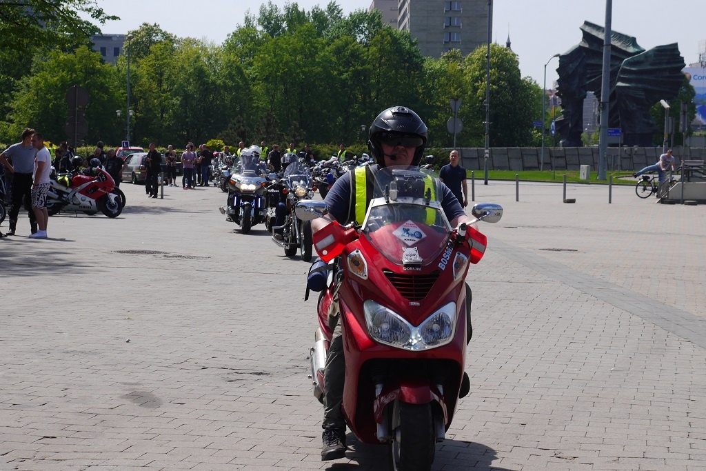 Motocykle przed Spodkiem. Dzisiaj duża impreza w Sosnowcu [ZDJĘCIA]