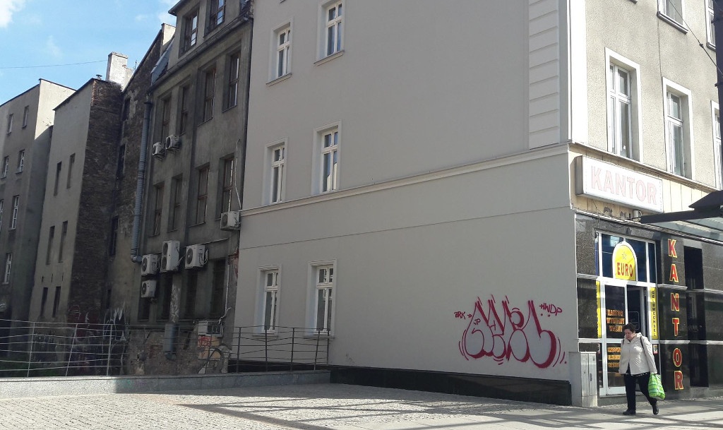 Kolejna dewastacja w centrum miasta