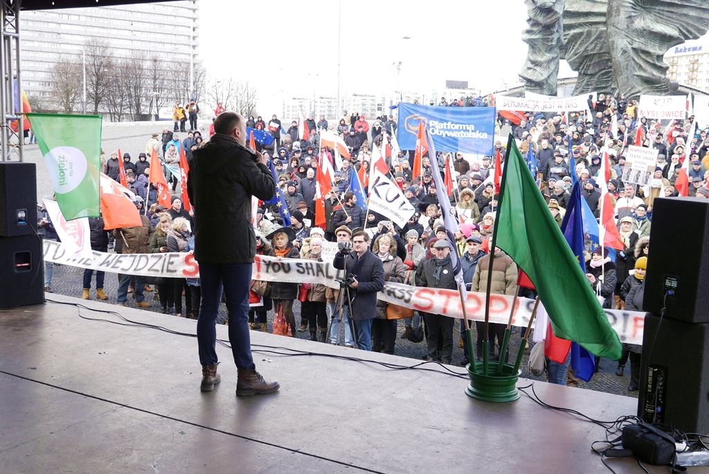 Marsz przeciwko rasizmowi i faszyzmowi w Katowicach
