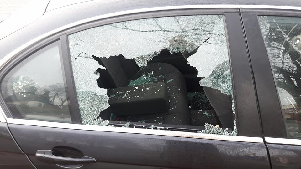 Kolejne dwa samochody zostały zdewastowane w Katowicach