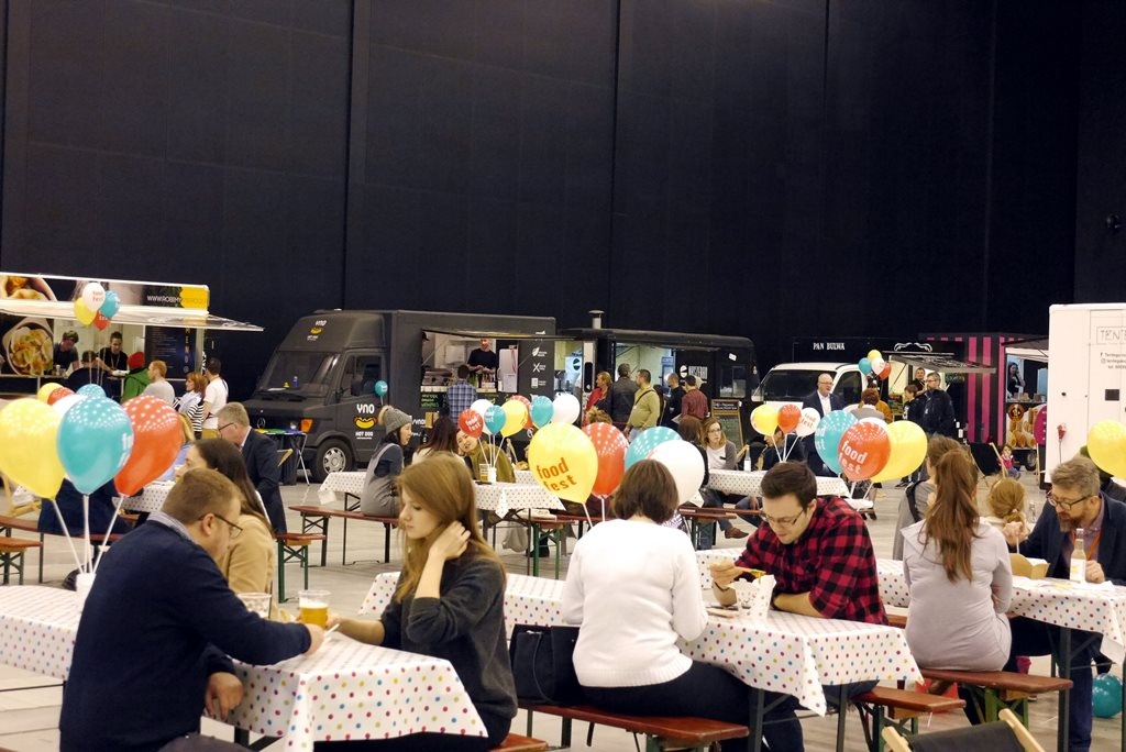 Food trucki, szefowie kuchni i pokazy kulinarne w MCK