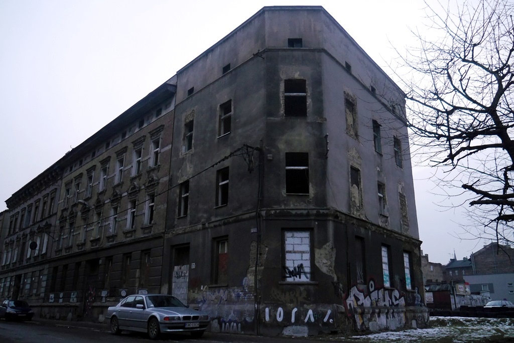 Dzień dobry Katowice. Bezdomni zajmują pustostany w centrum Katowic