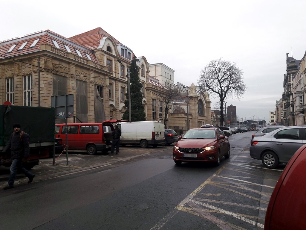 Toaleta publiczna do wyburzenia. Trwa projektowanie ul. Dworcowej
