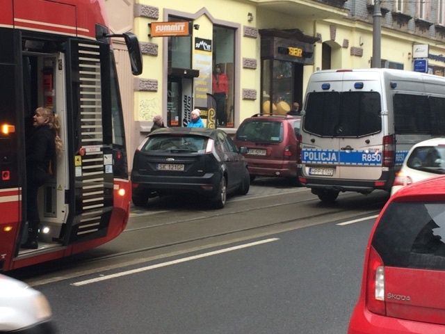 Tramwaj na ul. Kościuszki zablokowany. Są utrudnienia dla pasażerów