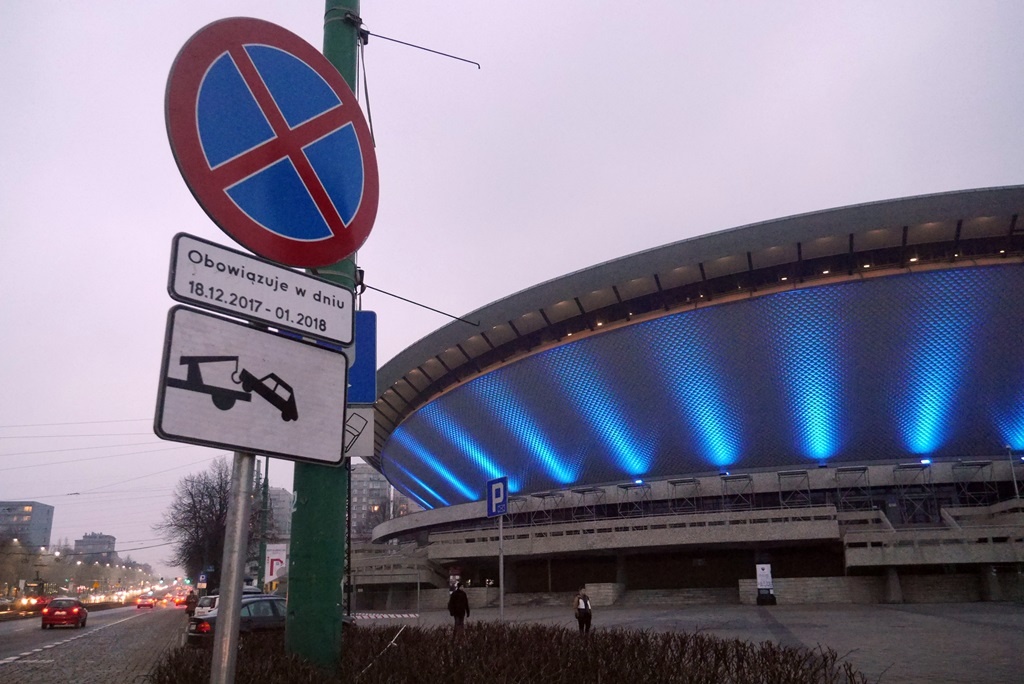 Zakaz parkowania z powodu Sylwestra. Straż miejska będzie odholowywać samochody