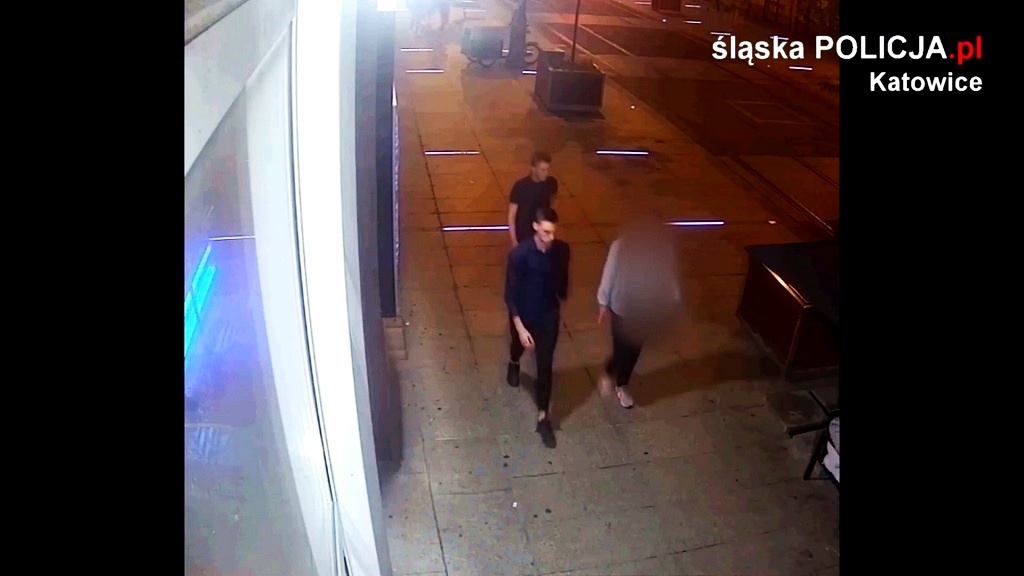 Dwaj mężczyźni zaatakowali i okradli 17-latka w centrum Katowic [WIDEO]