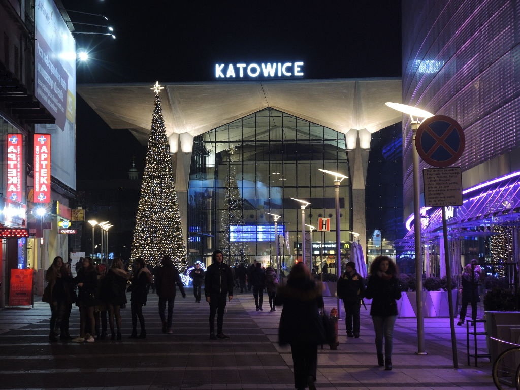 Wprowadzonej przez wojewodę nazwy placu Marii i Lecha Kaczyńskich praktycznie nie będzie można zmienić
