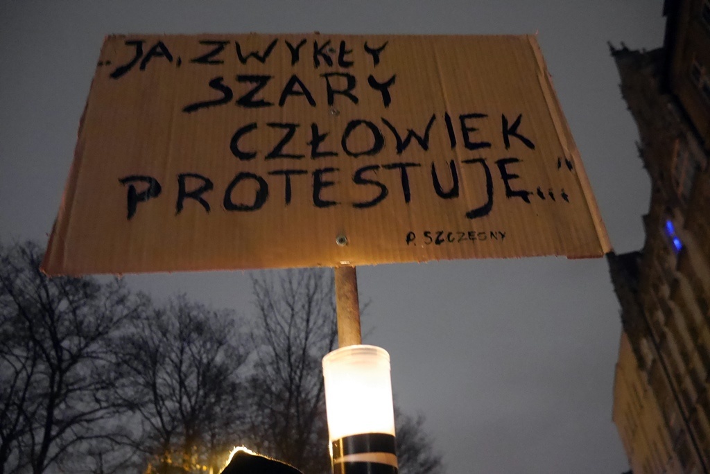 Kolejna manifestacja w obronie sądów w Katowicach