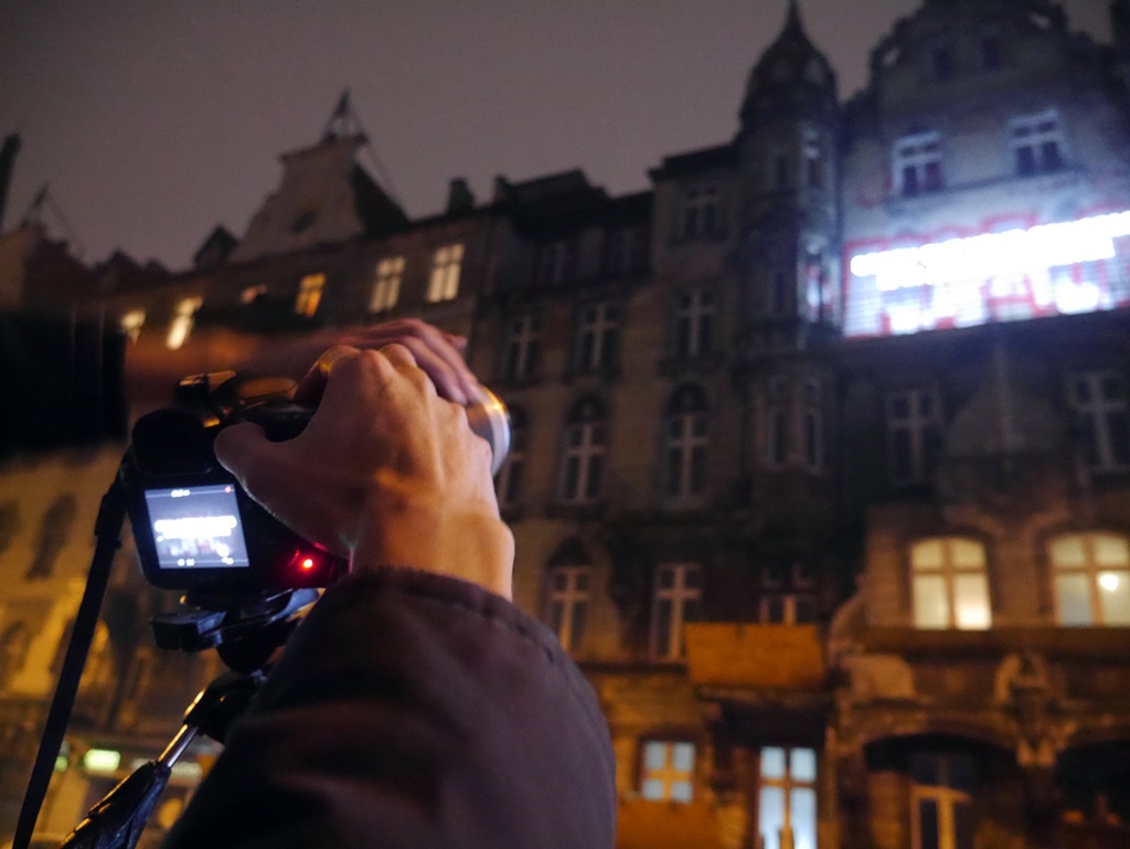 Nowy neon w centrum Katowic. To praca rosyjskiego artysty