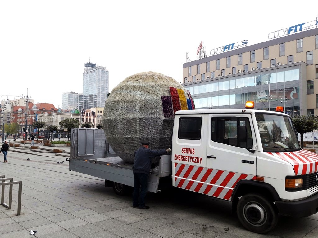 Świąteczna bombka zniknęła z Rynku