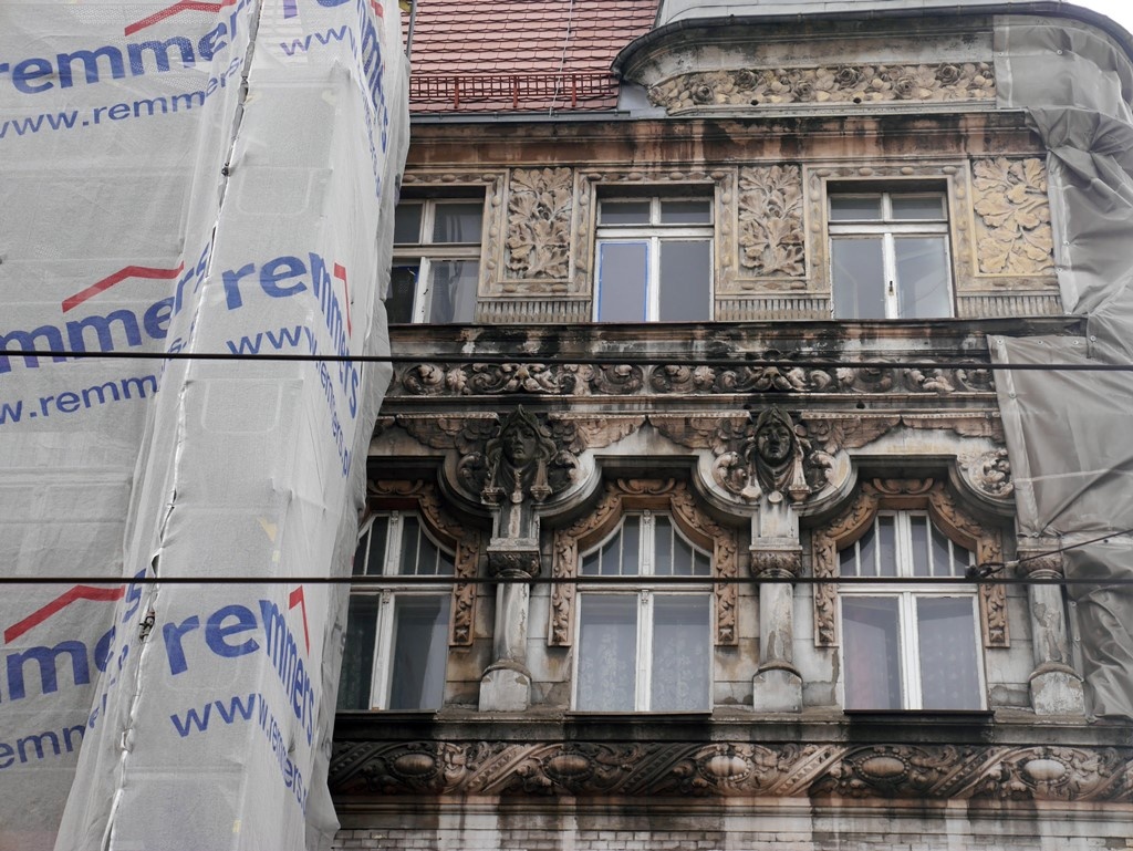 Trwa remont zabytkowej kamienicy w centrum Katowic. Kiedyś była tu pierwsza katowicka synagoga