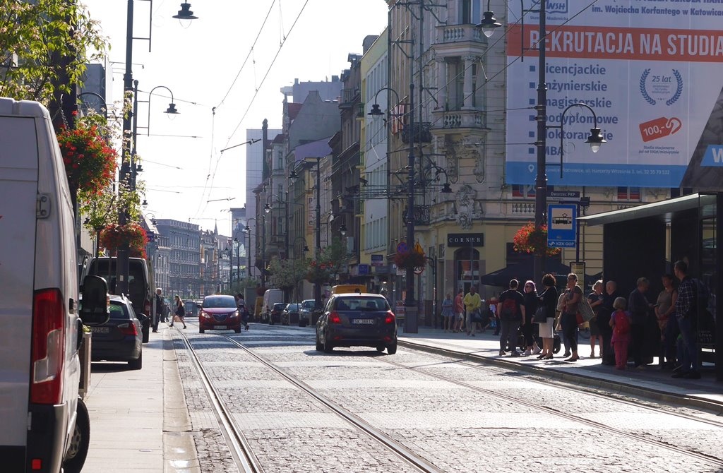 Każdy może sobie przejechać na zakazie ul. 3 Maja. Bezkarnie