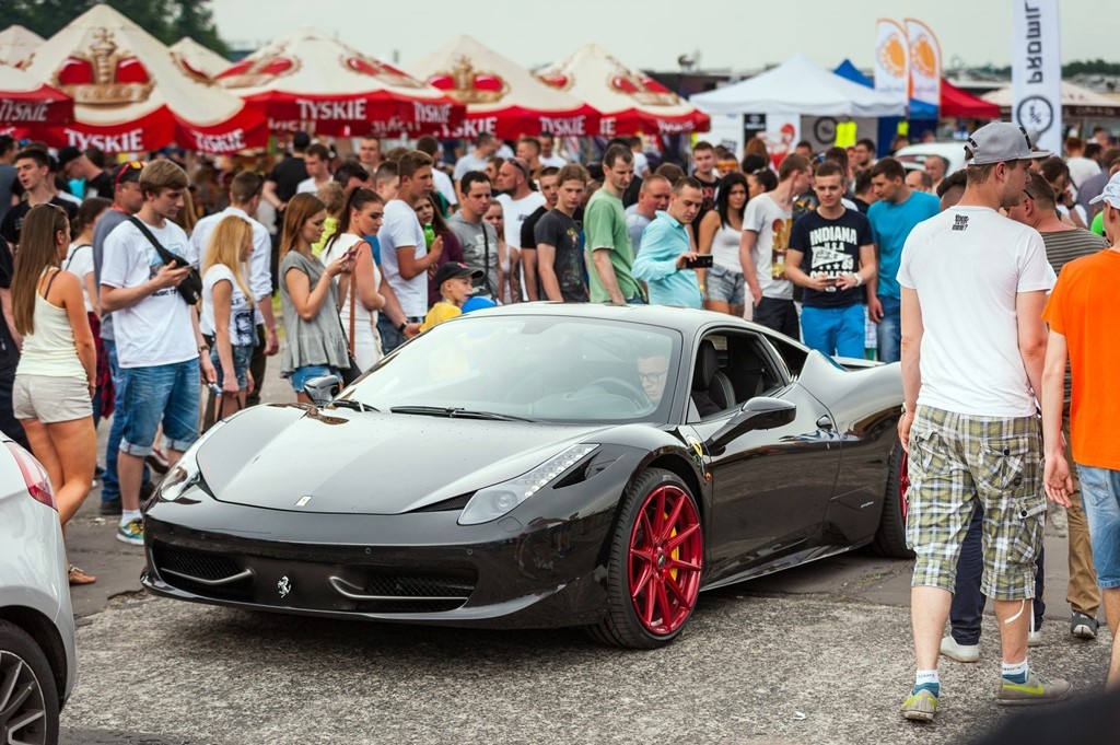 Drogie samochody, drift i koncerty. Za kilka dni Summer Cars Party na lotnisku Muchowiec
