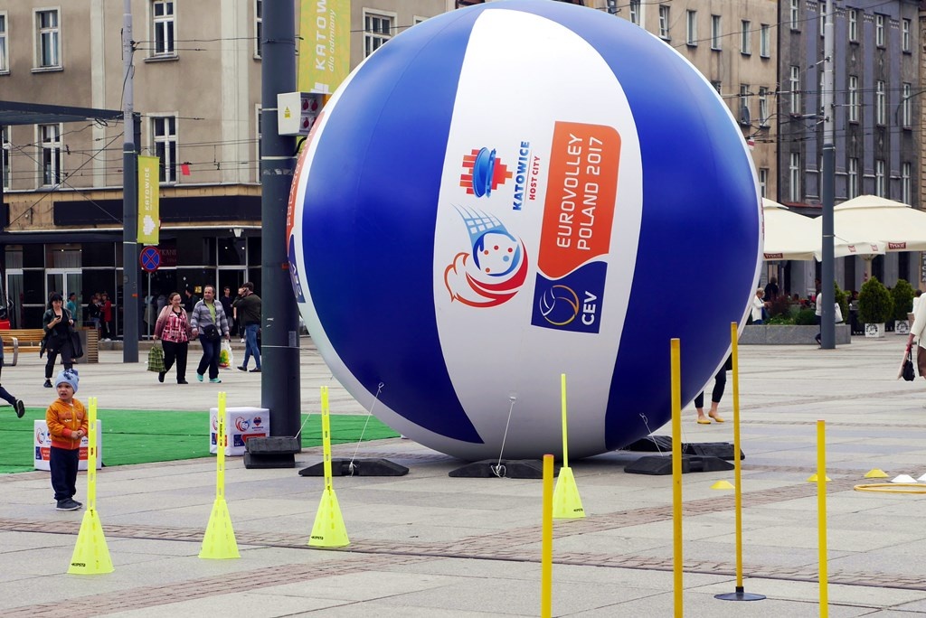 Dzień dobry Katowice. Od dzisiaj na Rynku strefa kibica