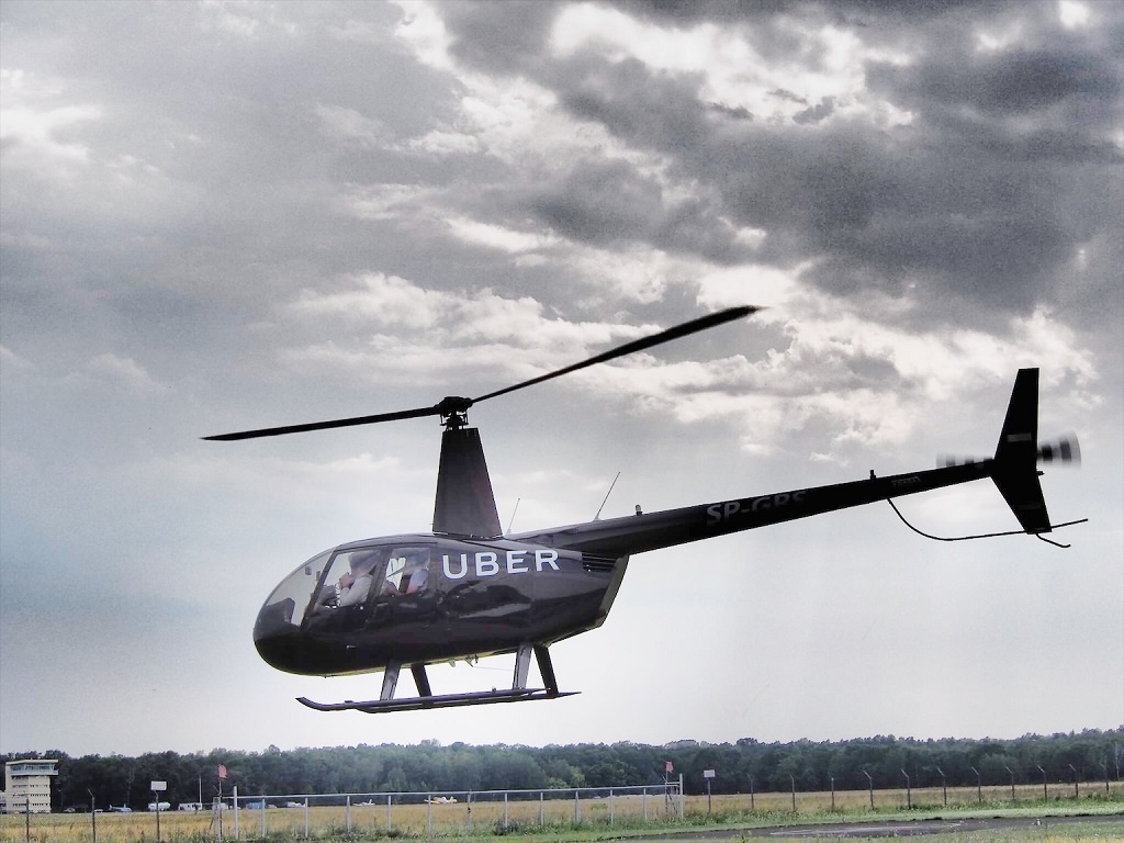 Uber uruchamia tanie loty helikopterem w Katowicach. Na razie na jeden dzień
