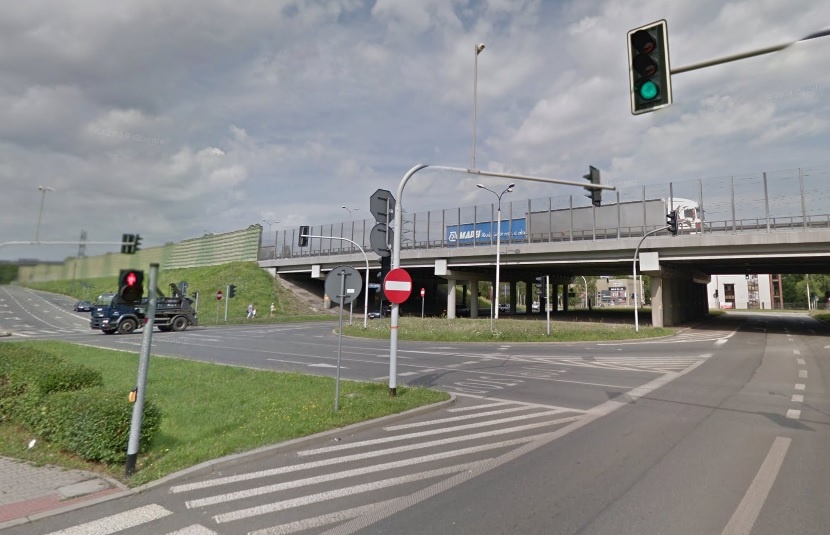 Mężczyzna, który skoczył z wiaduktu, ma poważne obrażenia