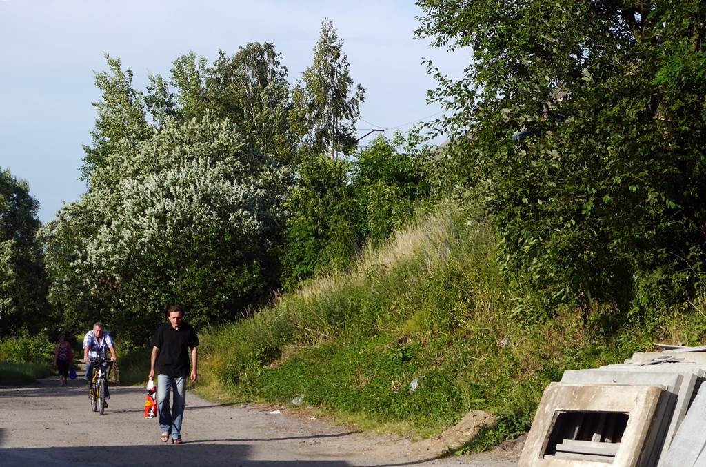 Mieszkańcy od kilku lat starają się o drogę. Jest szansa, że w końcu powstanie