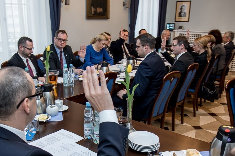Marszałek likwiduje biuro woj. śląskiego w Brukseli i zwalnia ludzi