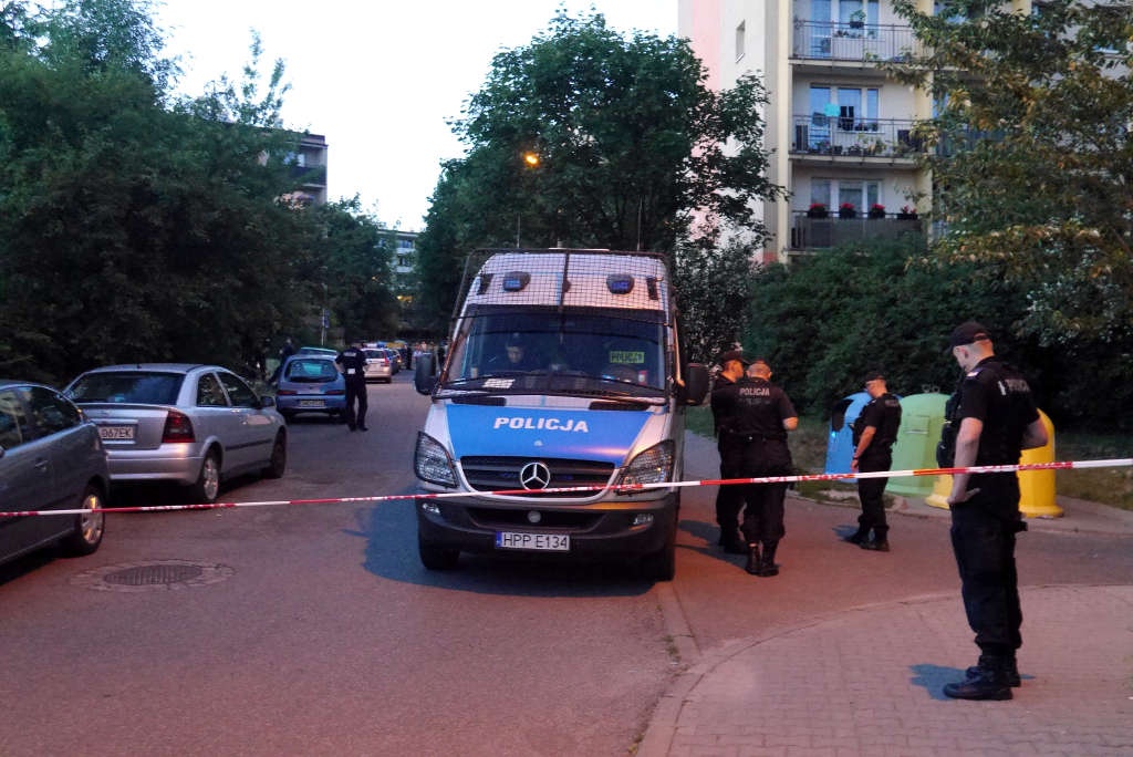 Policja ewakuowała dwa budynki w Katowicach. Powodem jest podejrzany przedmiot