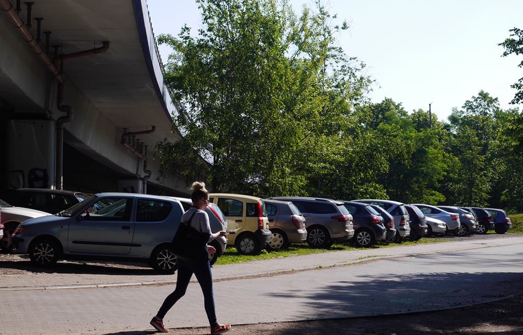 Powstanie 80 nowych miejsc parkingowych