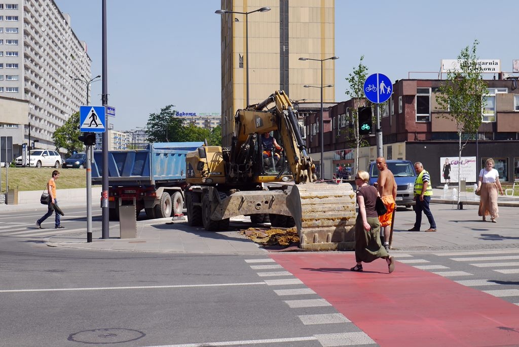 Trwa naprawa drogi rowerowej w centrum Katowic