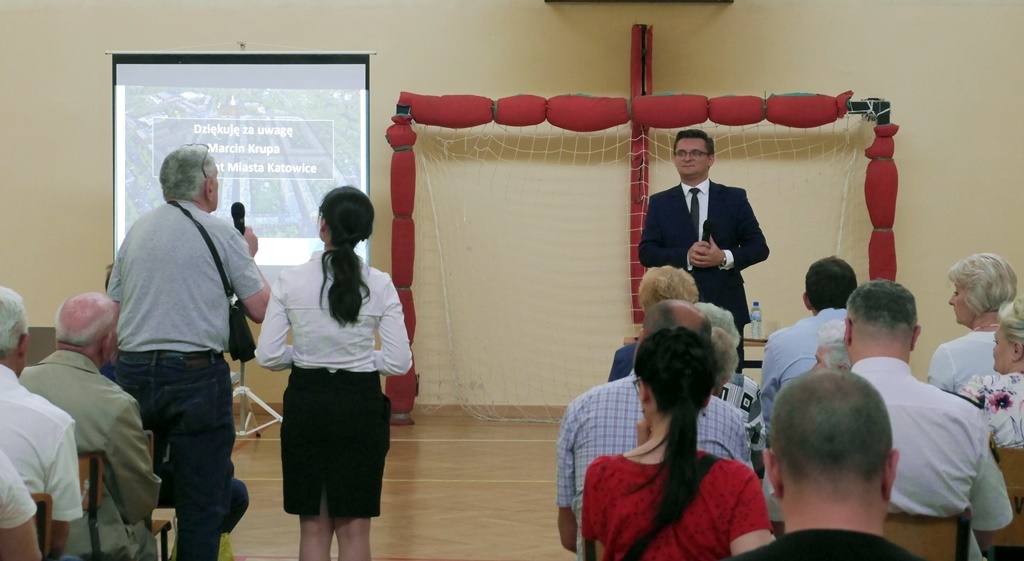 Drogi, hokej i orkiestra. Problemy mieszkańców Nikiszowca i Janowa