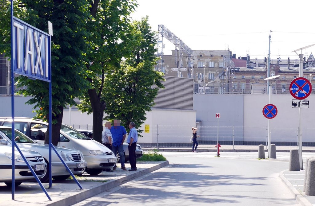 Taksówkarze napadli na kierowców Ubera. Awantura w centrum Katowic