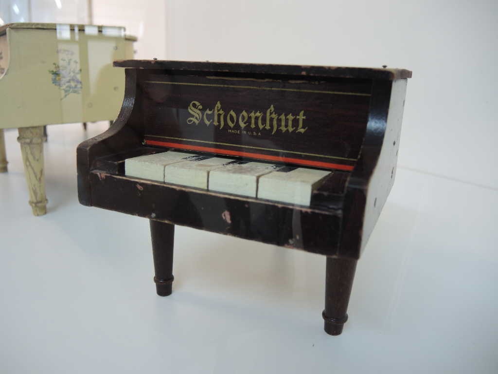 W Katowicach można zobaczyć miniaturowe pianina [ZDJĘCIA]