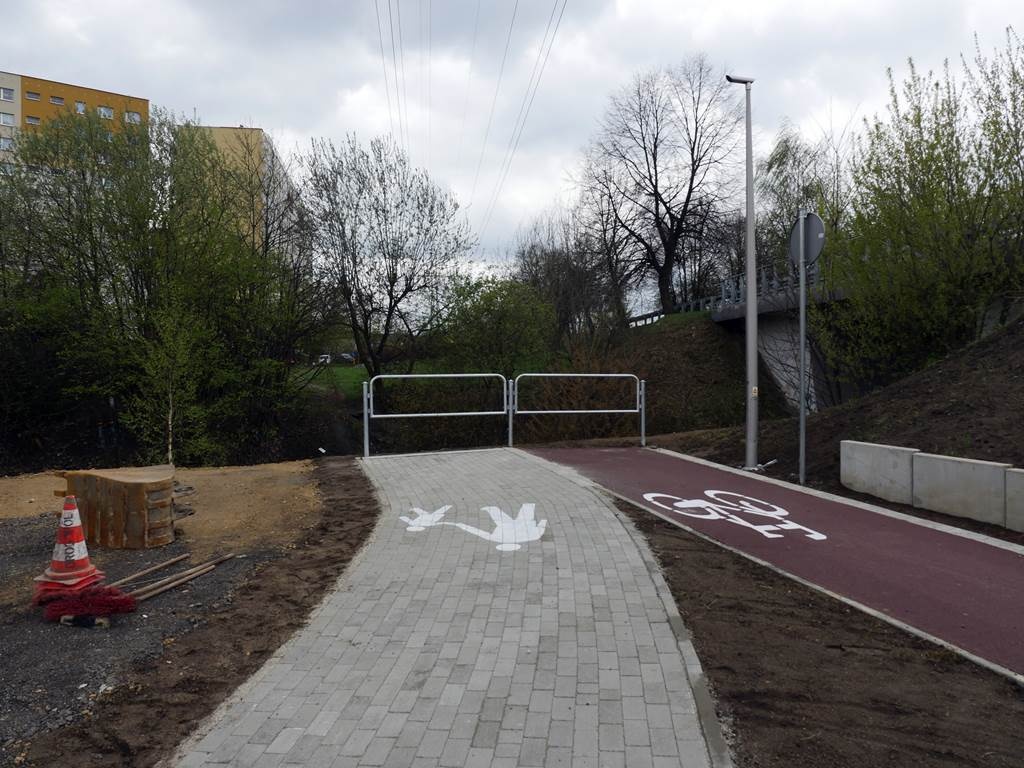 Wszyscy śmieją się z barierek na os. Witosa. Czy słusznie?