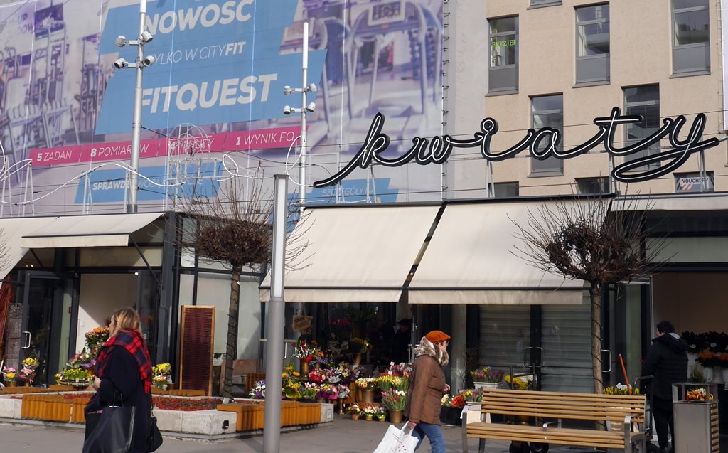 We wtorek w Katowicach zaświecą dwa nowe neony