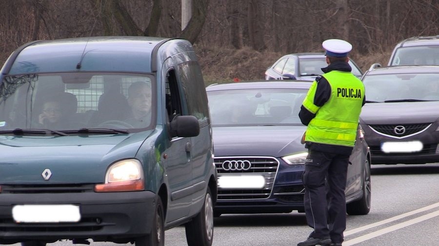 Ponad 400 mandatów za niezapięte pasy. Akcja policji na katowickich drogach