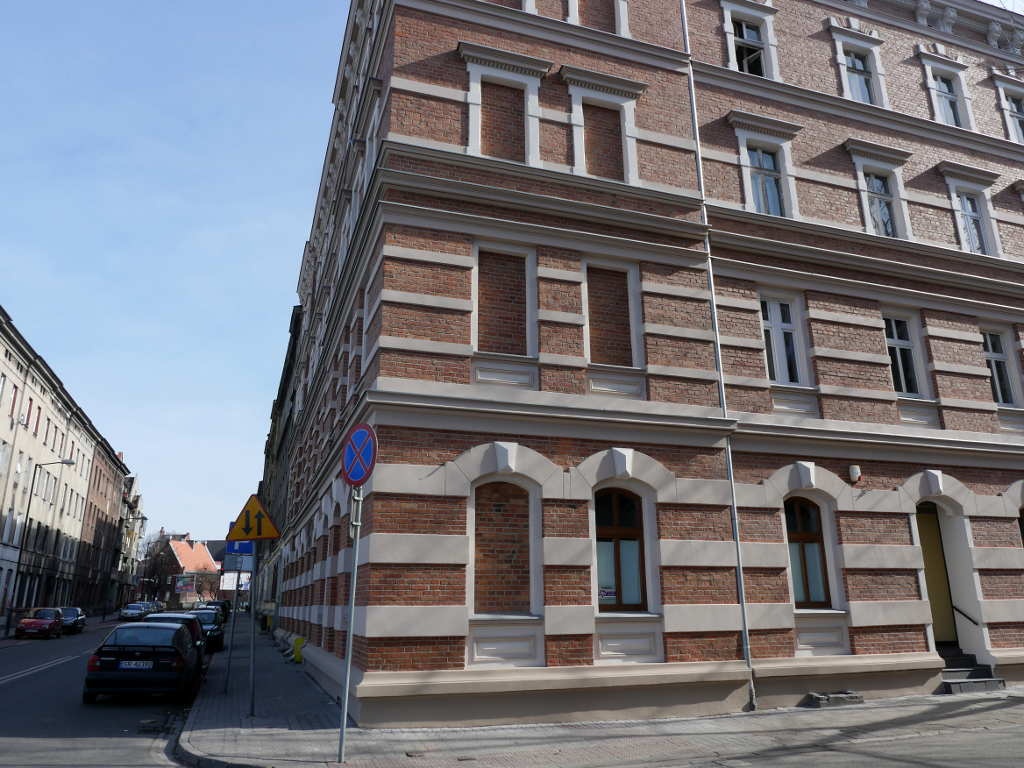 Ponad stuletnia kamienica w centrum Katowic po remoncie wygląda jak nowa