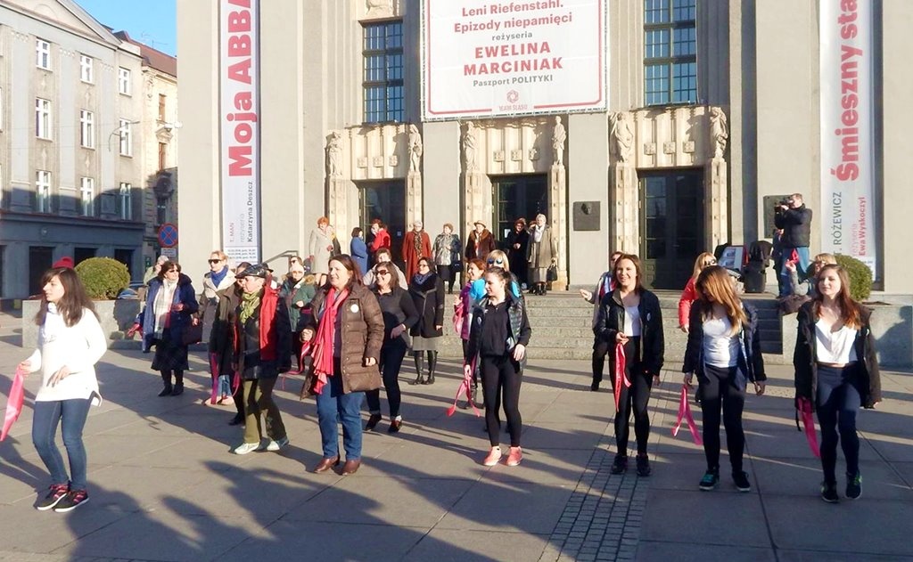 Kobiety zatańczą na katowickim Rynku